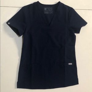 Figs Casma scrub top